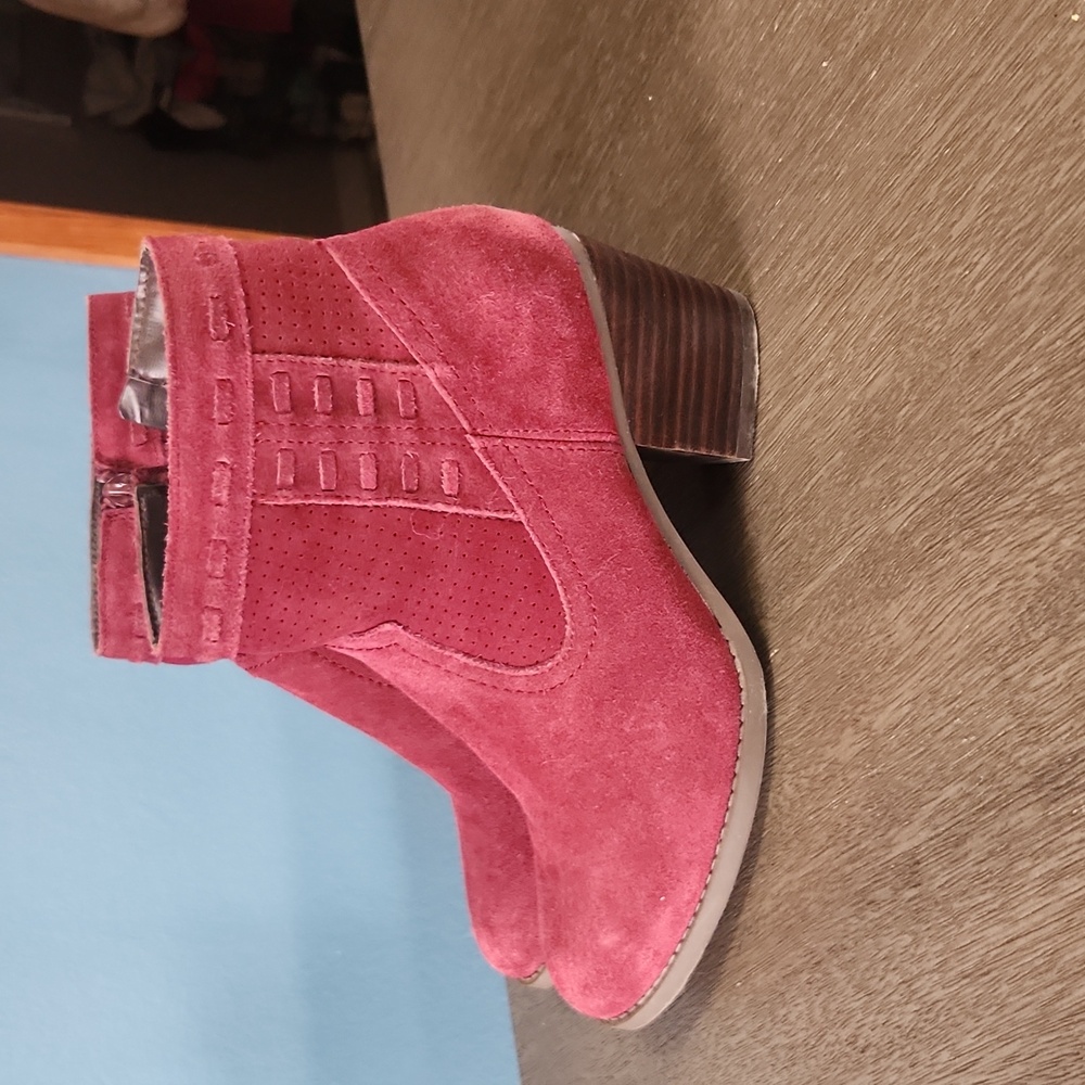 Market and Spruce sexy ankle boots with heel and zipper